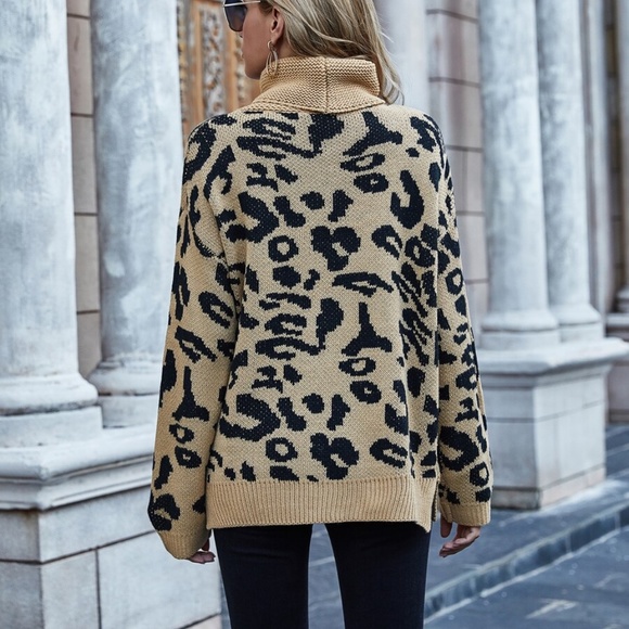 Oversized leopard print Turtleneck sweater camel - Picture 4 of 11